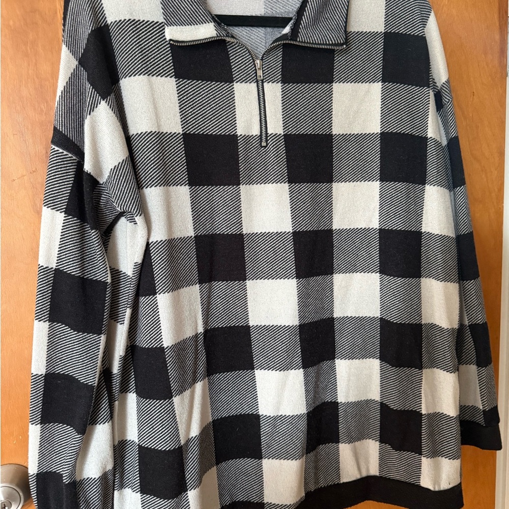 Womens Checkered Quarter-Zip Long Sleeve Top